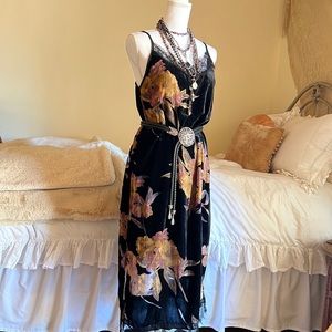 REVOLVE BAND OF GYPSIES BOHO VELVET EYELASH LACE MIDI DRESS SIZE LARGE NWT